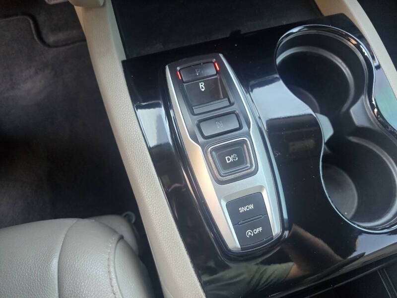 2017 Honda Pilot Touring — photo 2