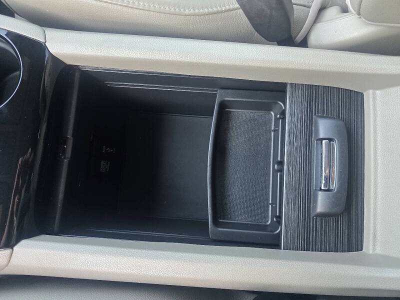 2017 Honda Pilot Touring — photo 3