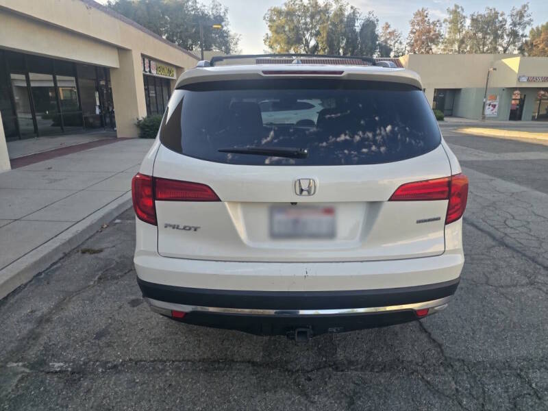 2017 Honda Pilot Touring — photo 25