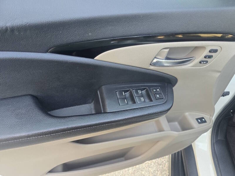2017 Honda Pilot Touring — photo 28