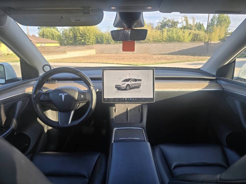 2022 Tesla Model Y Long Range — photo 6