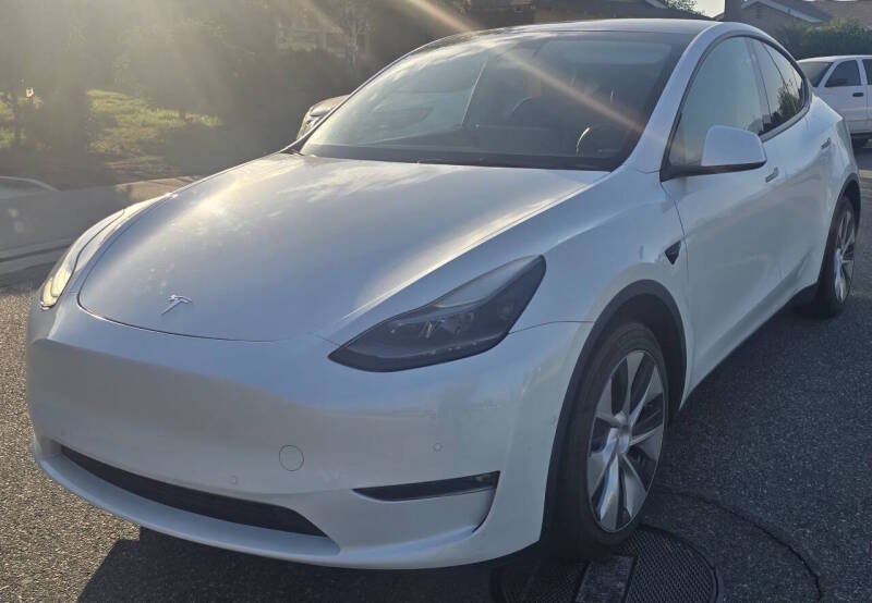 2022 Tesla Model Y Long Range — photo 11