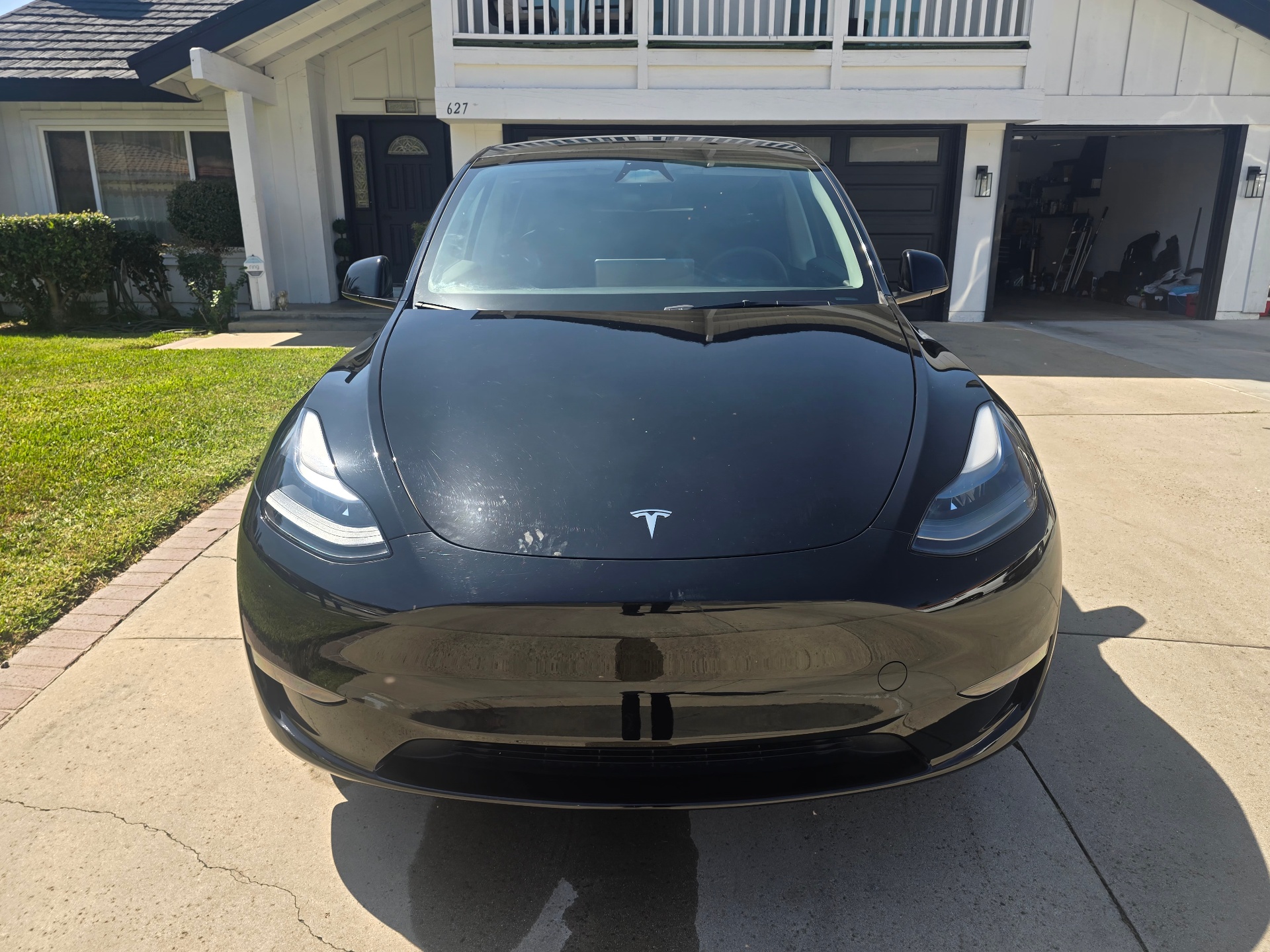 2024 Tesla Model Y Long Range — photo 2